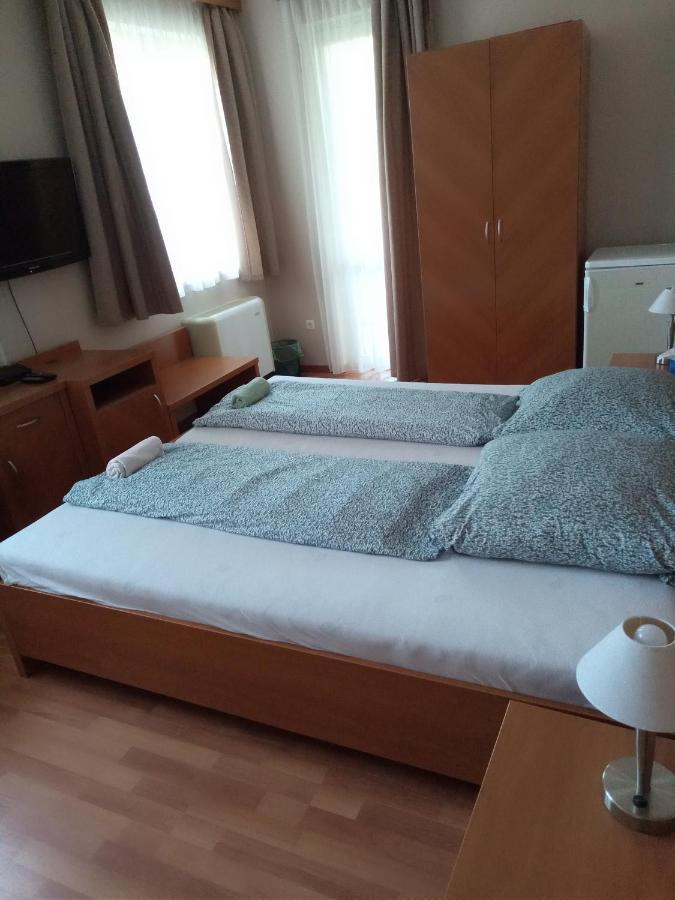 Oazis Wellness Apartman2 Хайдусобосло Экстерьер фото
