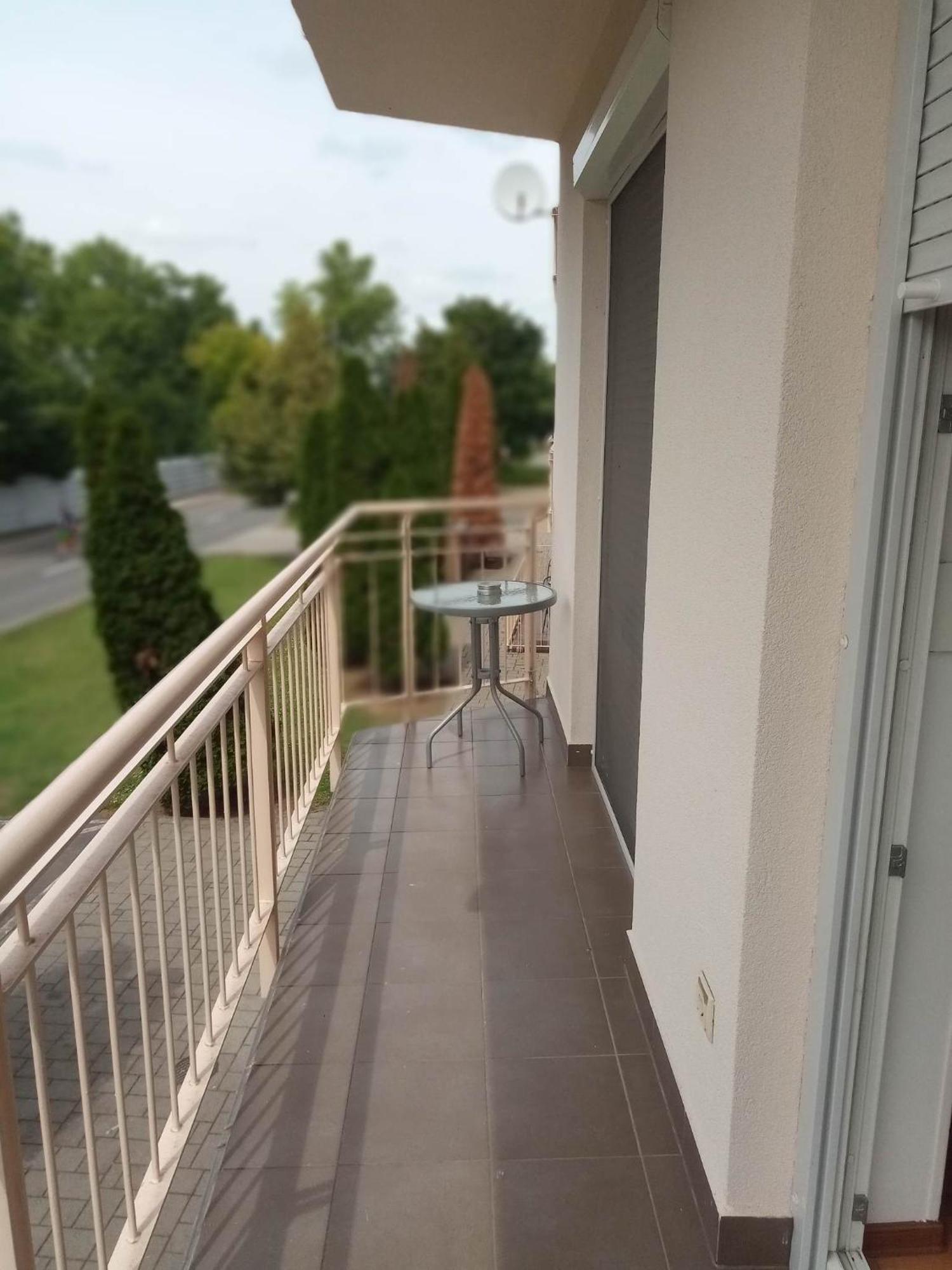 Oazis Wellness Apartman2 Хайдусобосло Номер фото